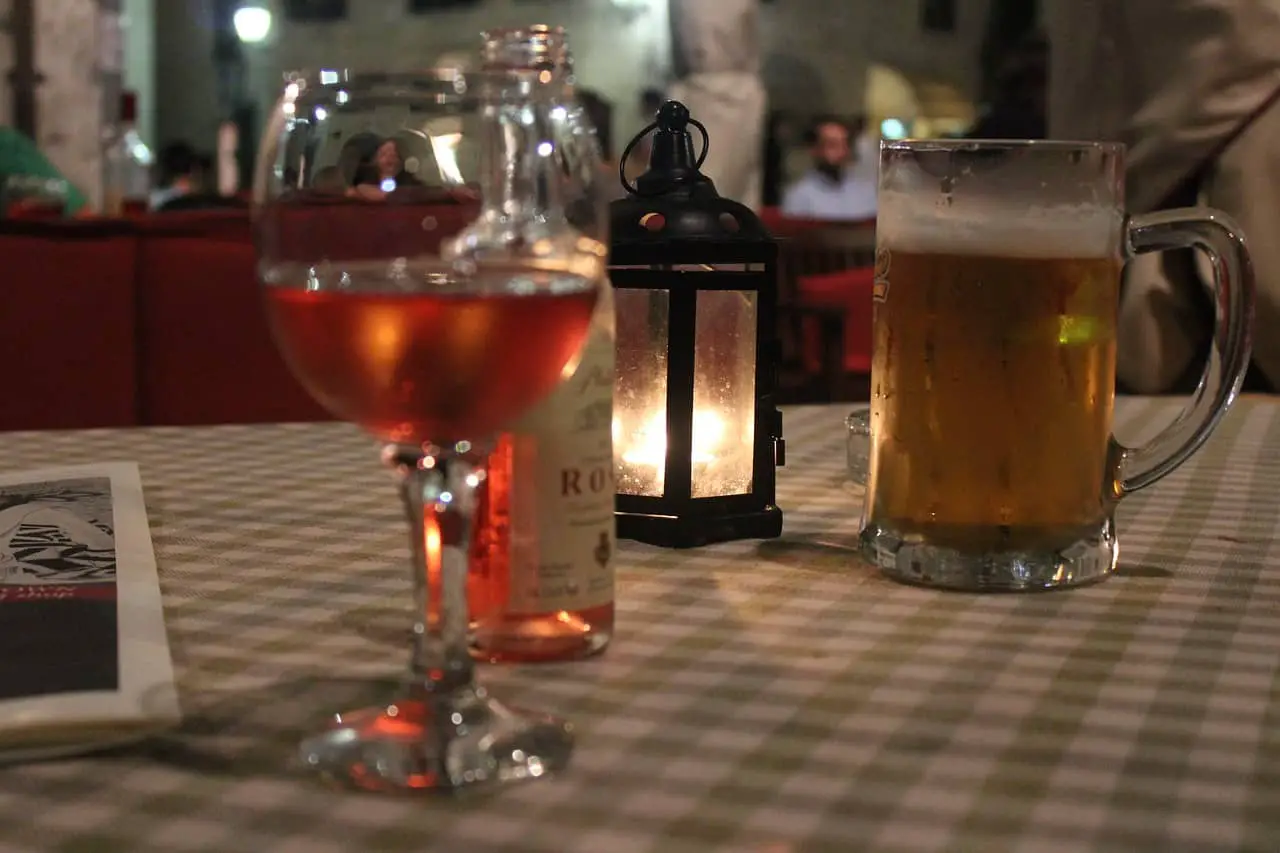 Chosing between a glass of Beer vs Wine in the table